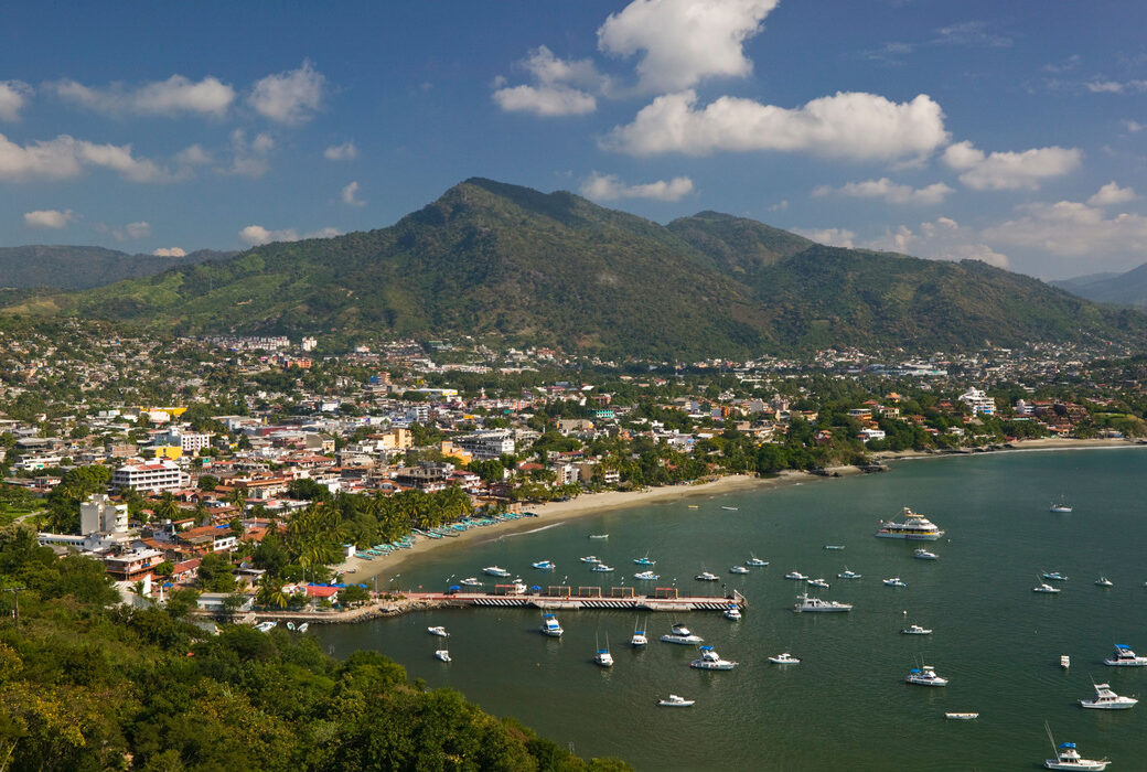 B3WJNC Mexico, Guerrero, Zihuatanejo. High Vantage Town View / Daytime