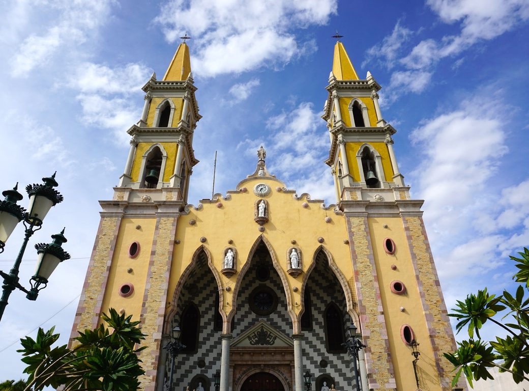 This beautiful church is located in the middle of the old city. Construction of the Mazatlan Cathedral was begun in 1875 and finished in 1899, and consecrated in 1937 in honor of the Virgin Mary. It is considered to be the most beautiful in northwest Mexico